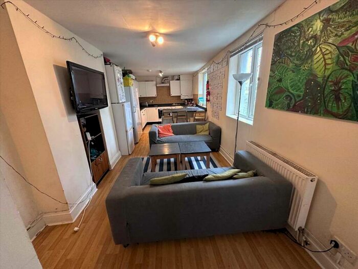 6 Bedroom Terraced House To Rent In St Judes Road, Plymouth, PL4