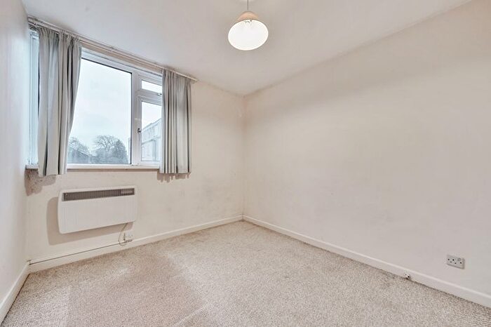 2 Bedroom Flat For Sale In Fourgates Road, Dorchester, DT1
