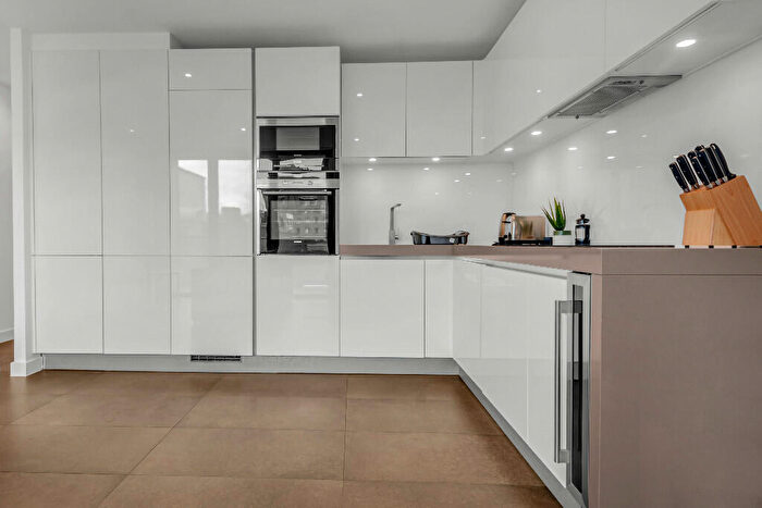 1 Bedroom Flat To Rent In Bookhouse, A City Road, London, EC1V
