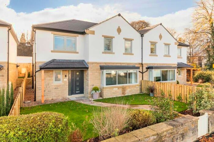 4 Bedroom Semi-Detached House To Rent In Skipton Road, Ilkley, West Yorkshire, LS29