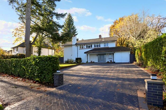 4 Bedroom Detached House To Rent In North Approach, Moor Park Estate, Northwood, HA6