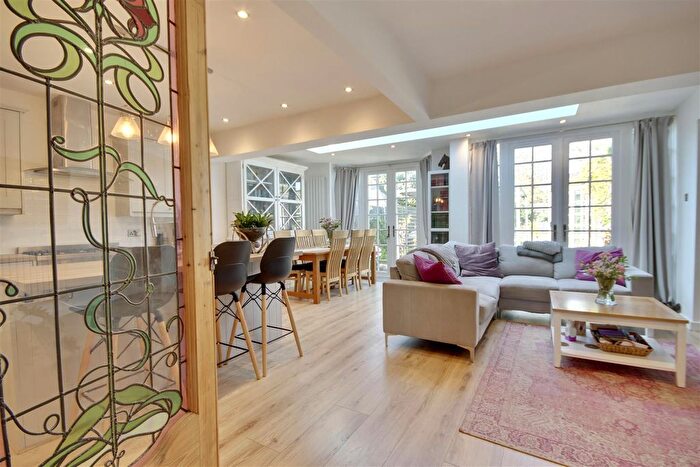 5 Bedroom Detached House For Sale In Brecon Avenue, Portsmouth, PO6