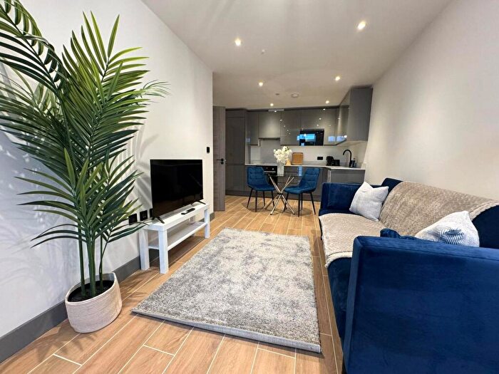 1 Bedroom Apartment To Rent In Avenir Court, Ballards Lane, N12