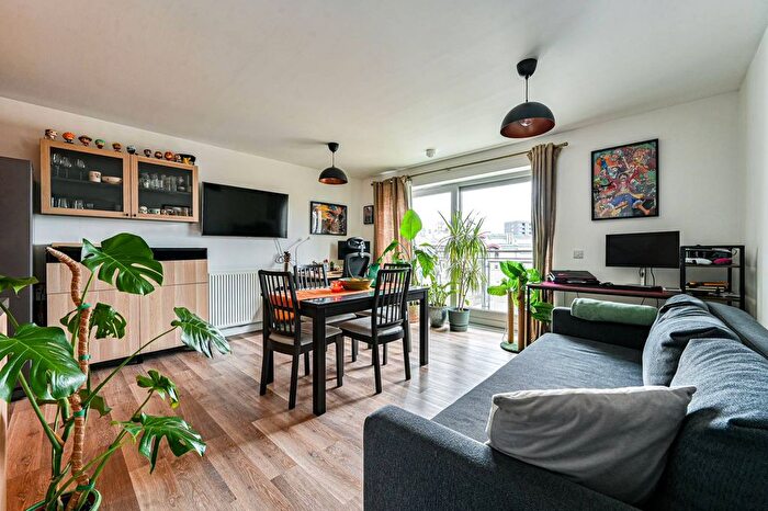 1 Bedroom Flat For Sale In Metcalfe Court, North Greenwich, London, SE10