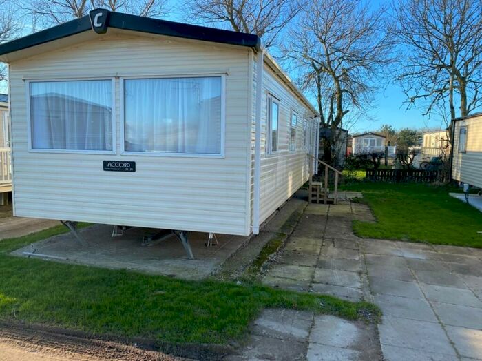 2 Bedroom Caravan For Sale In Cowden, Hull, HU11