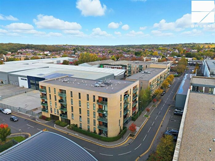 2 Bedroom Flat For Sale In Hickman Avenue, London, E4