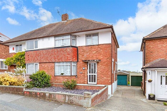 3 Bedroom Semi-Detached House For Sale In Amethyst Avenue, Davis Estate, Chatham, Kent, ME5