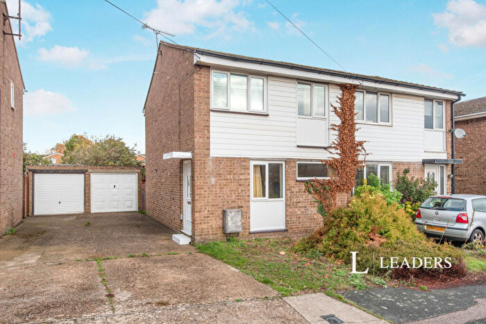 3 Bedroom House To Rent In Kingsdown, Hitchin, SG4