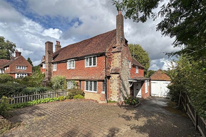 3 Bedroom Semi-detached House For Sale In Petworth Road, Witley, Godalming, GU8