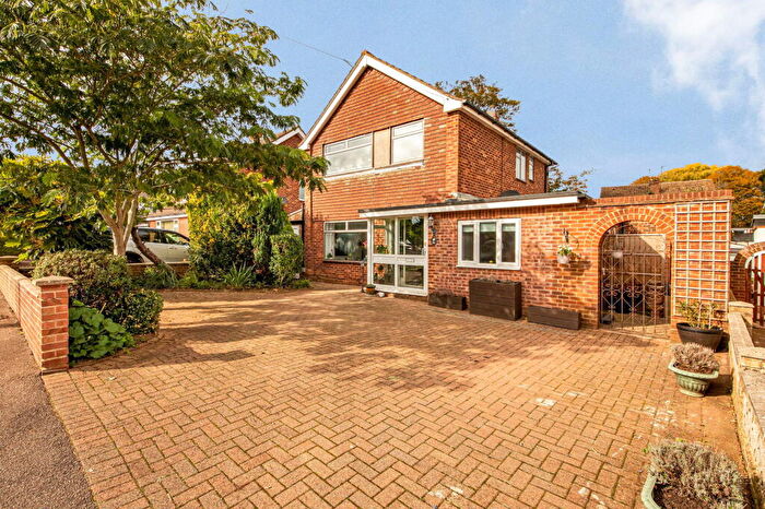 3 Bedroom Detached House For Sale In Hillview Crescent, Banbury, OX16
