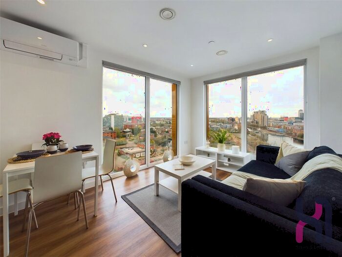 2 Bedroom Flat To Rent In The Gateway, Trafford Road, Salford, M5