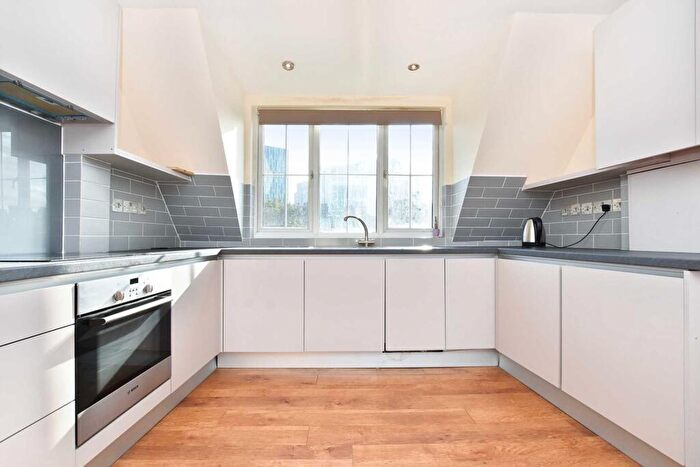 2 Bedroom Flat To Rent In Caledonian Road, Kings Cross, London, N1