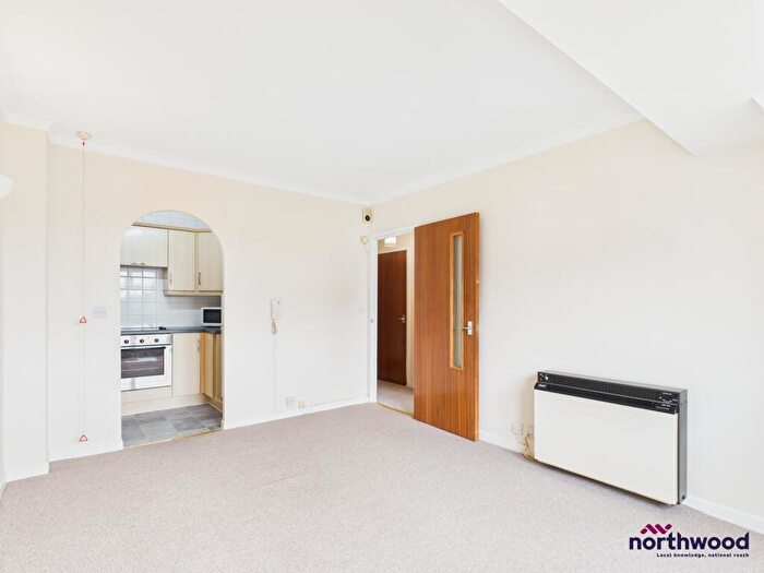 1 Bedroom Flat To Rent In The Avenue, Eastbourne, BN21