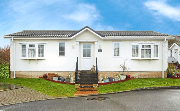 2 Bedroom Park Home For Sale In Beverley Hills Park, Amesbury, Salisbury, SP4