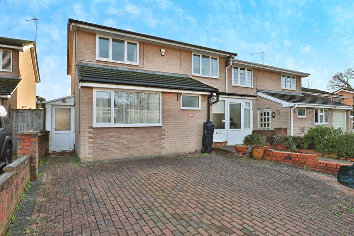 5 Bedroom Semi-Detached House For Sale In Pear Tree Close, Bransgore, Christchurch, BH23