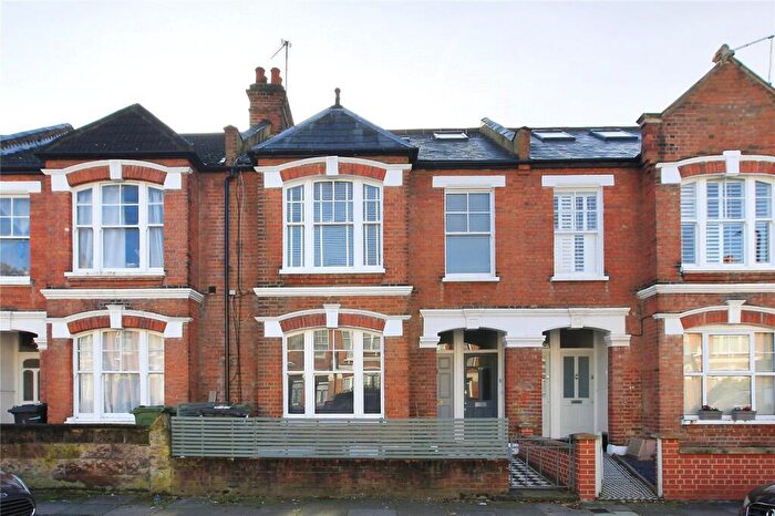 2 Bedroom Flat For Sale In Midmoor Road, Balham, SW12