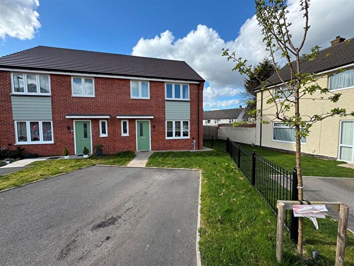4 Bedroom Semi-Detached House To Rent In Ashorne Close, Coventry, CV2