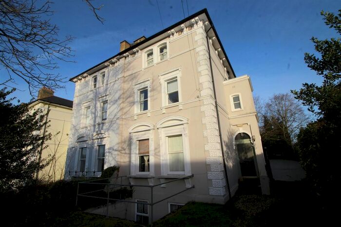 2 Bedroom Flat To Rent In St. Johns Road, Sevenoaks TN13