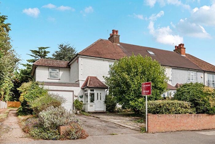 4 Bedroom End Terrace House For Sale In Walton Lane, Shepperton, TW17