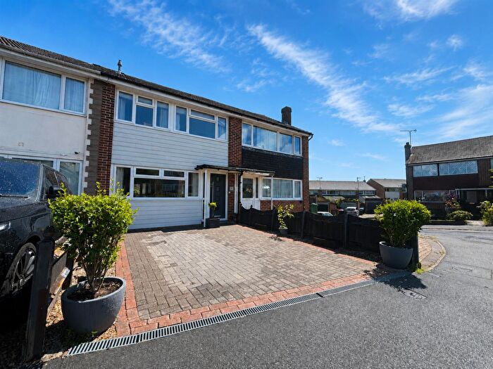 3 Bedroom Terraced House For Sale In Giffins Close, Braintree, CM7