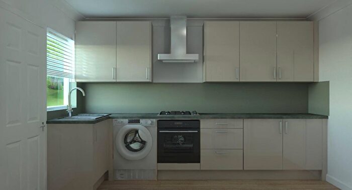 3 Bedroom Flat To Rent In Dagenham, RM8