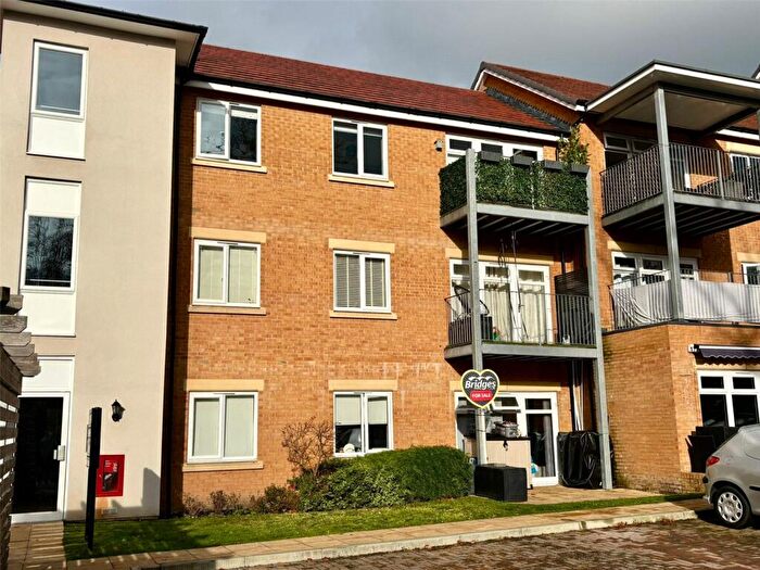 2 Bedroom Flat To Rent In Copse Close, Fleet, Hampshire, GU51