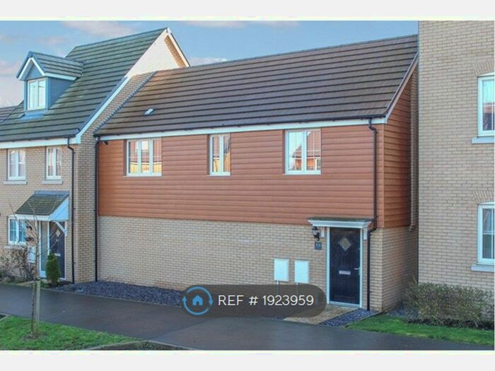 2 Bedroom Flat To Rent In Theedway, Leighton Buzzard, LU7