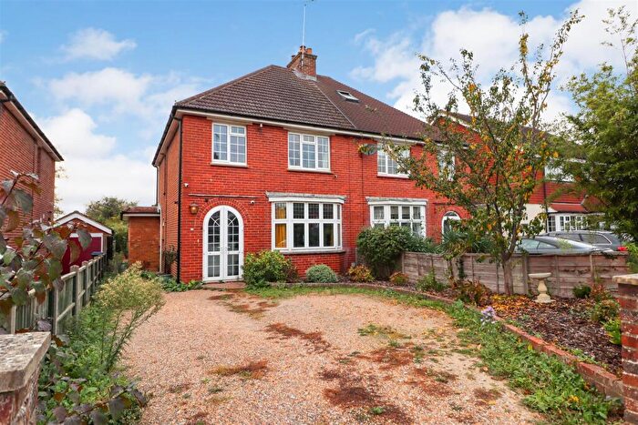 3 Bedroom Semi-Detached House For Sale In Hillside, Horsham, RH12