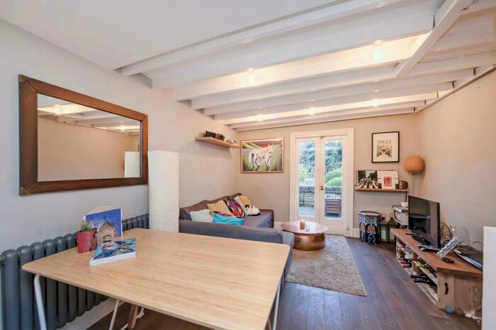 1 Bedroom Flat To Rent In Byrne Road, Balham, SW12