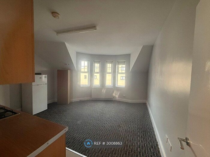 1 Bedroom Flat To Rent In Woodville Road, Thornton Heath, CR7