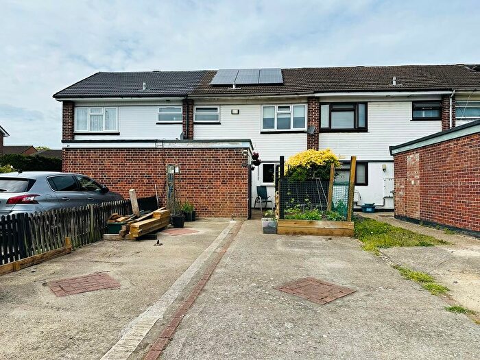 3 Bedroom Terraced House For Sale In Eleanor Avenue, Epsom, KT19