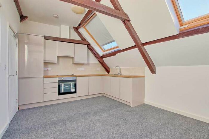 2 Bedroom Flat To Rent In Orchard Lane, Huntingdon, PE29