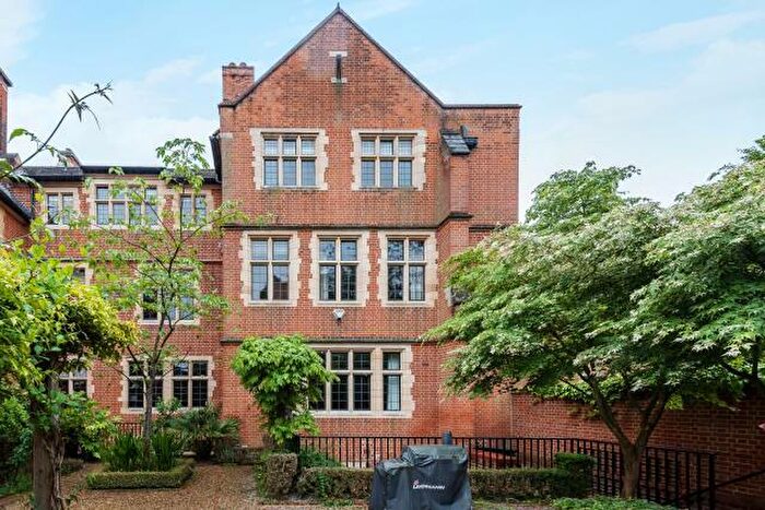 4 Bedroom End Of Terrace House To Rent In Oldfield Wood, Woking, GU22