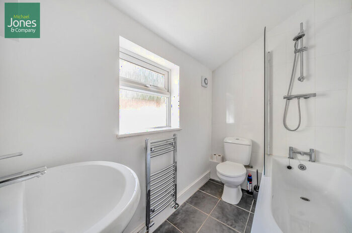 1 Bedroom Flat To Rent In Thorn Road, Worthing, West Sussex, BN11