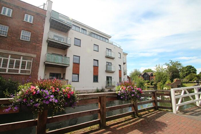 1 Bedroom Flat To Rent In West Mills, Newbury, Berkshire, ., RG14