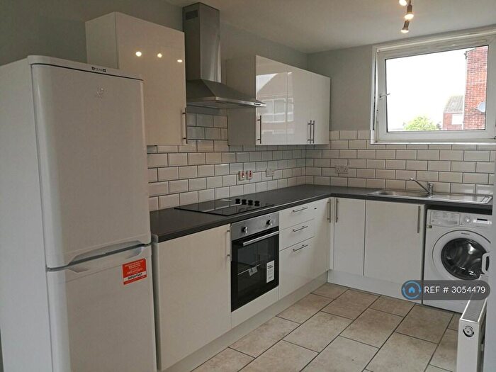 2 Bedroom Flat To Rent In Exeter Road, Dagenham, RM10