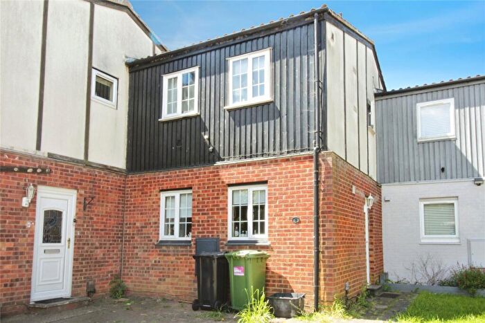 3 Bedroom Terraced House To Rent In Oakdene Road, Pitsea, Basildon, SS13