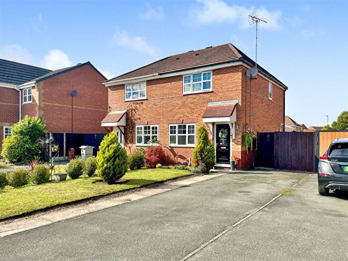 3 Bedroom Property For Sale In Marlowe Close, Ettiley Heath, CW11