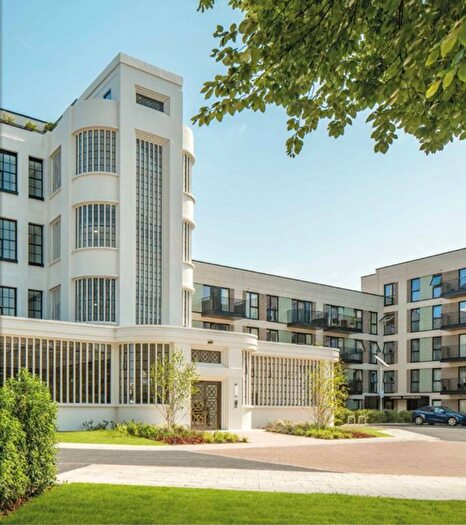 1 Bedroom Flat For Sale In Nestles Avenue, Hayes, UB3