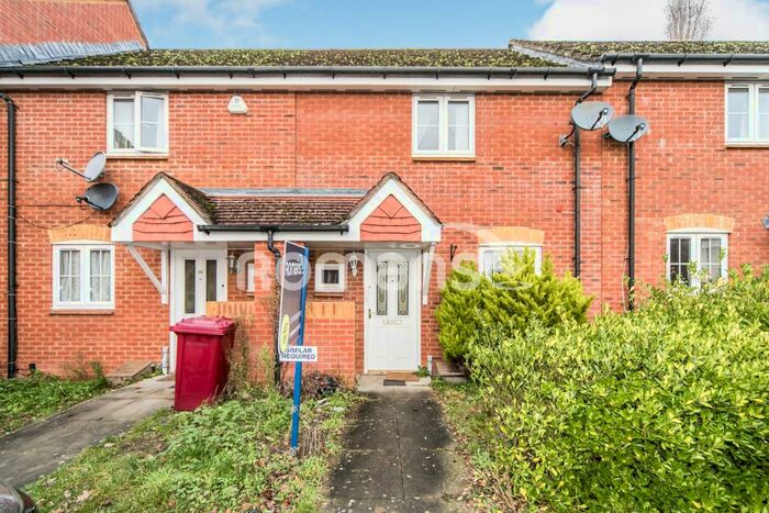 2 Bedroom Terraced House To Rent In Swallows Croft, RG1