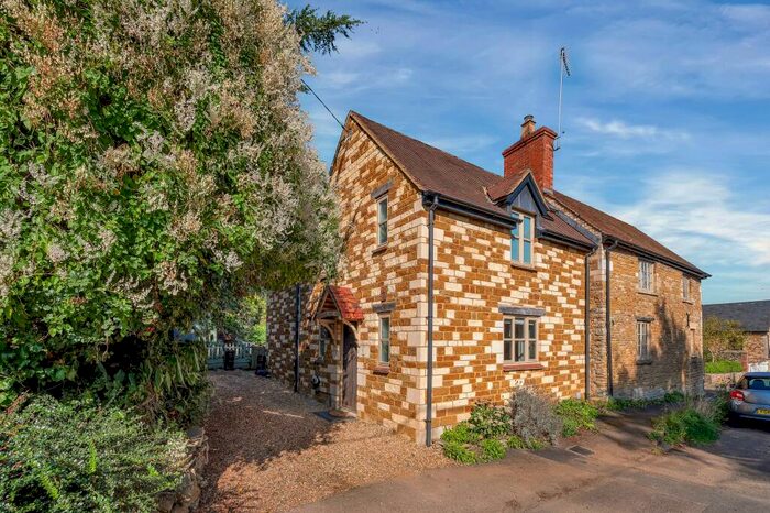 4 Bedroom Character Property For Sale In Willoughby Road, Morcott, LE15