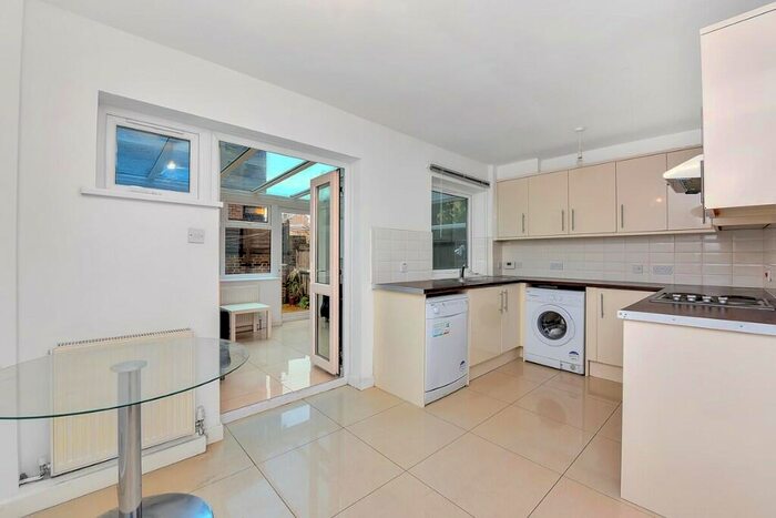 5 Bedroom Semi-Detached House To Rent In Ironmongers Place, Canary Wharf, London, E14