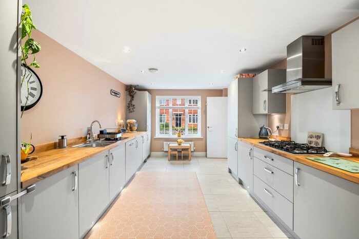 4 Bedroom Detached House For Sale In Frank Ford Close, Saxilby, Lincoln, Lincolnshire, LN1