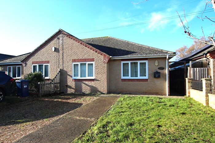 3 Bedroom Bungalow To Rent In Tiverton Way, Cambridge, CB1