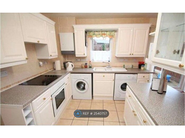 3 Bedroom Detached House To Rent In Clay Hill, Two Mile Ash, Milton Keynes, MK8