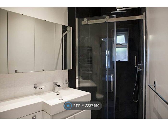 Studio To Rent In Leyton, London, E15