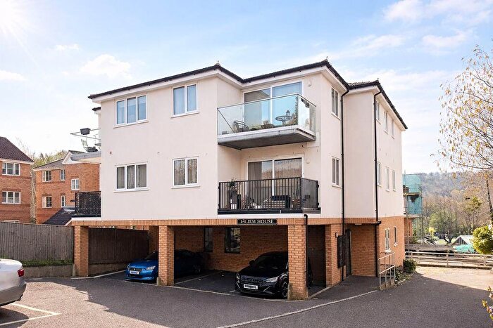 2 Bedroom Apartment For Sale In Grove Gardens, High Wycombe, HP13