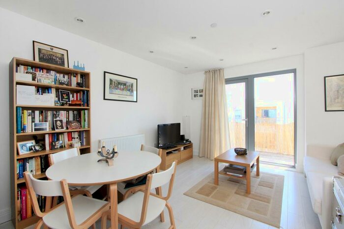 1 Bedroom Apartment To Rent In Wilson Tower, Christian Street, London, E1