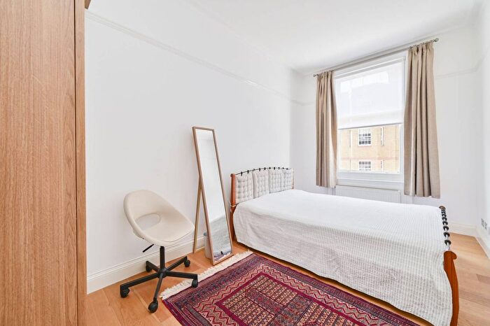 2 Bedroom Flat To Rent In Ridgmount Gardens, Bloomsbury, London, WC1E