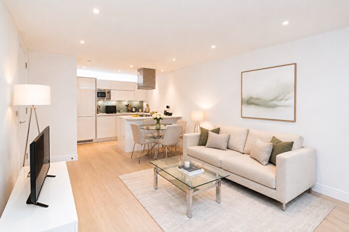 2 Bedroom Terraced House To Rent In Kensington Apartments, Commercial Street, London, E1